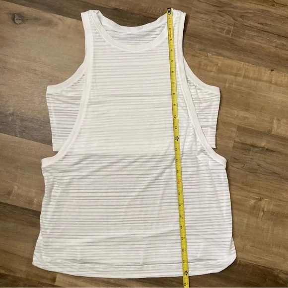 [Lululemon] Clear and Present Muscle Tank White 6 - Picture 7 of 8